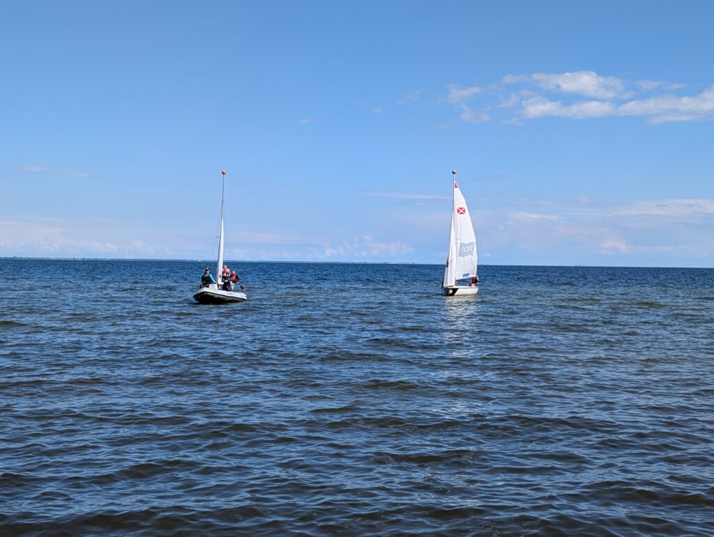 Segelboot auf dem Wasser